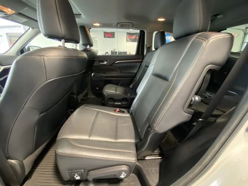 Used 2015 Toyota Highlander Limited AWD/4WD image 14