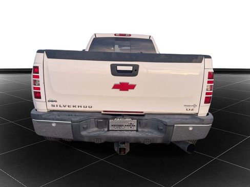 Used 2008 Chevrolet Silverado 3500 LTZ w/ EZ-Lift Tailgate Package image 4