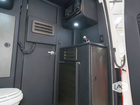 Used 2022 Mercedes-Benz Sprinter 3500 image 14