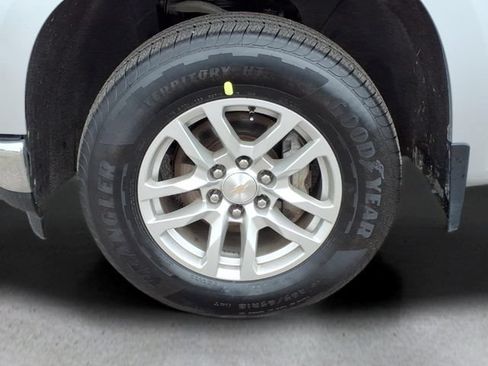 Used 2022 Chevrolet Silverado 1500 LT AWD/4WD image 10