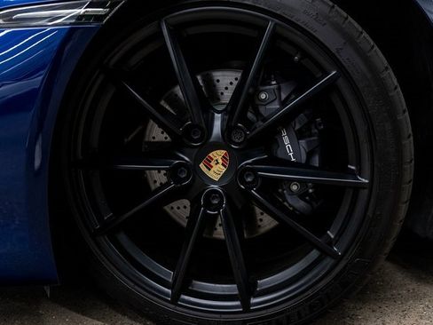 Used 2024 Porsche 911 Carrera T image 18