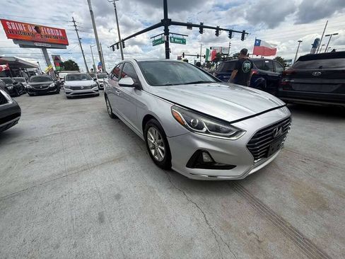 Used 2019 Hyundai Sonata SE FWD image 2