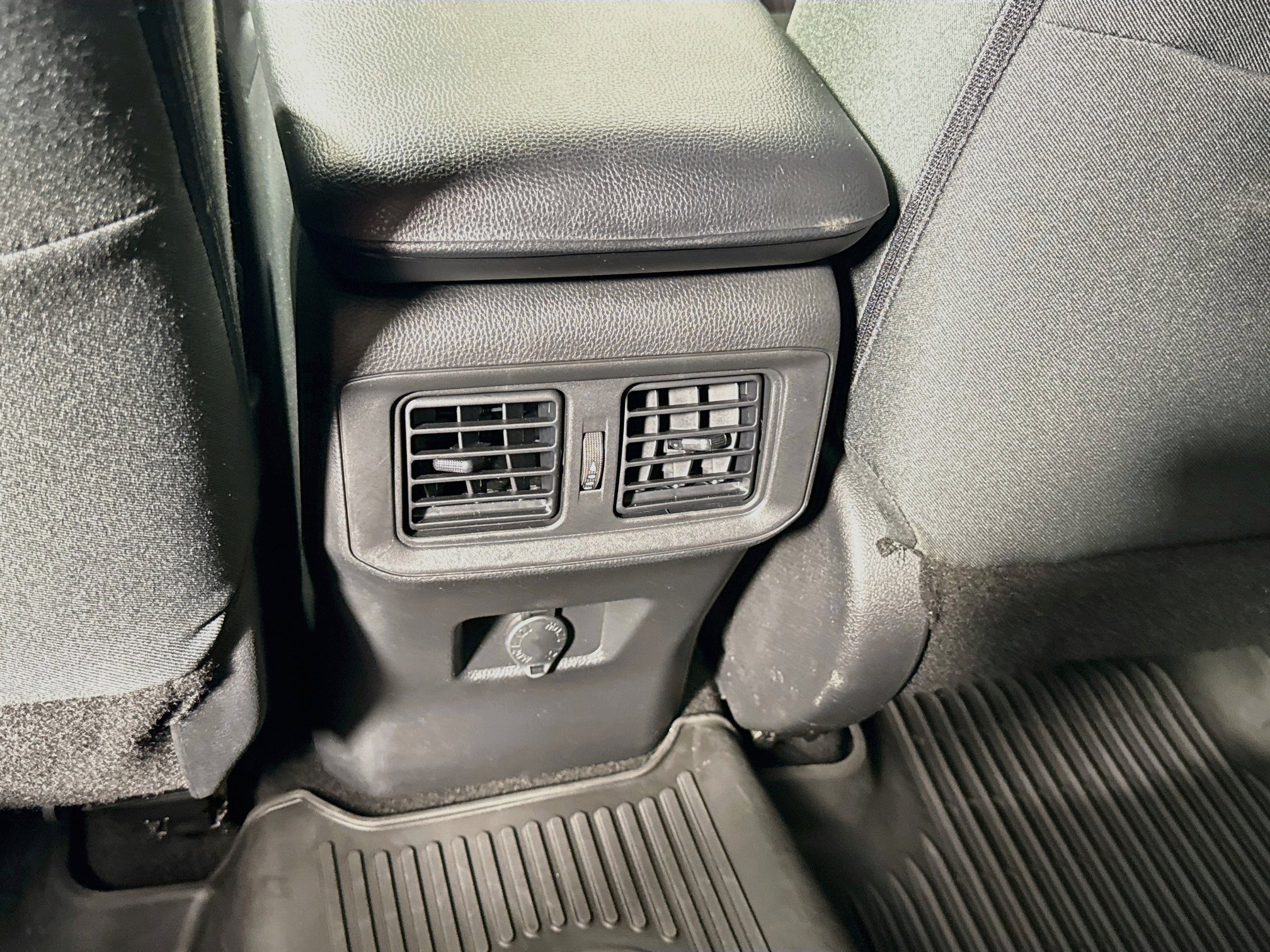 Used 2022 Toyota RAV4 LE AWD/4WD image 22