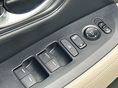 Used 2024 Honda HR-V LX image 17