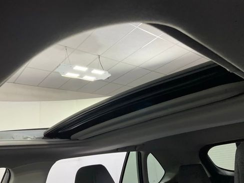 Used 2022 Toyota RAV4 XLE w/ Convenience Package image 15