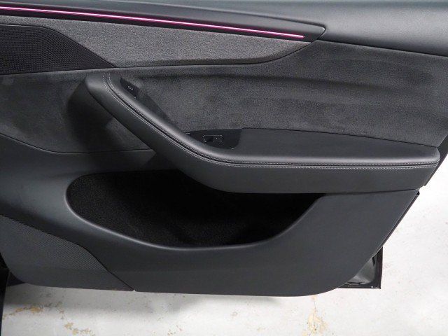 Used 2026 Tesla Model Y Long Range RWD image 61
