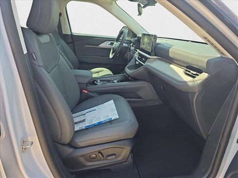 New 2025 Ford Explorer Active w/ Active Comfort Package image 22