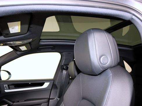 New 2026 Porsche Cayenne E-Hybrid AWD/4WD image 20