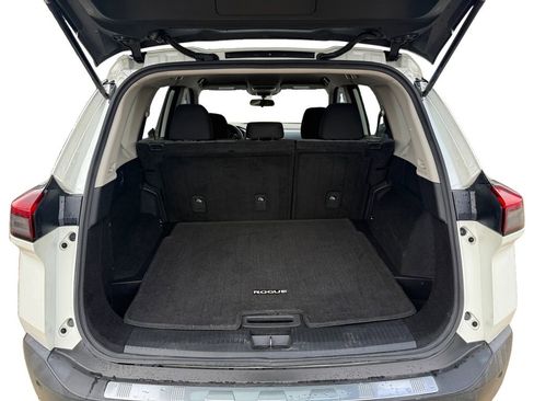 Used 2021 Nissan Rogue SV FWD image 18