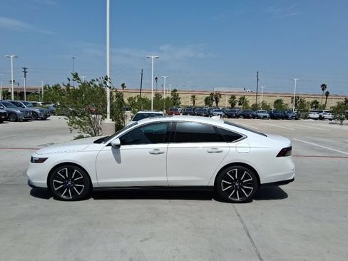 Used 2025 Honda Accord Touring image 3
