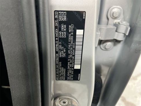 Used 2024 Volvo XC60 B5 Plus image 28