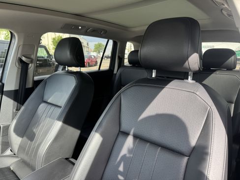 Used 2022 Volkswagen Tiguan SE AWD/4WD image 13