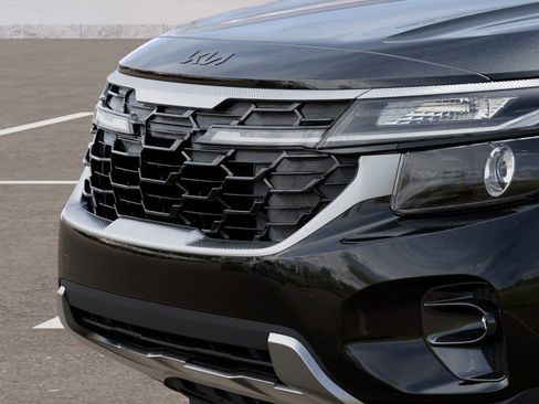 New 2025 Kia Seltos X-Line image 13