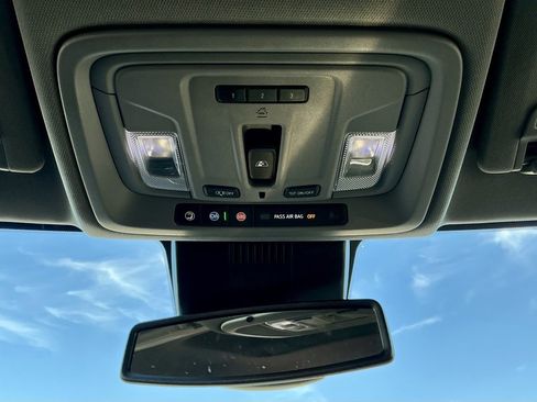 Used 2022 GMC Sierra 1500 SLT image 36