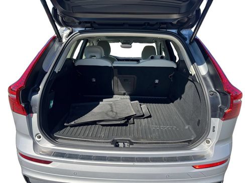 Certified 2024 Volvo XC60 B5 Plus w/ Protection Package Premier AWD/4WD image 6