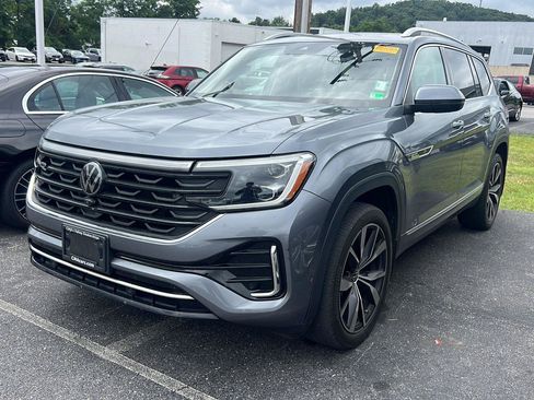 Used 2024 Volkswagen Atlas SEL Premium R-Line AWD/4WD image 1