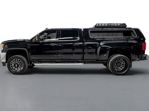 Used 2018 GMC Sierra 3500 SLE w/ SLE Preferred Package AWD/4WD image 9