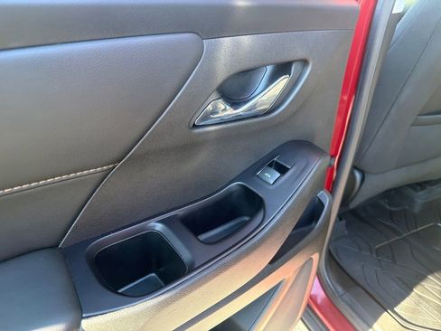 Used 2020 Chevrolet Traverse LT image 22