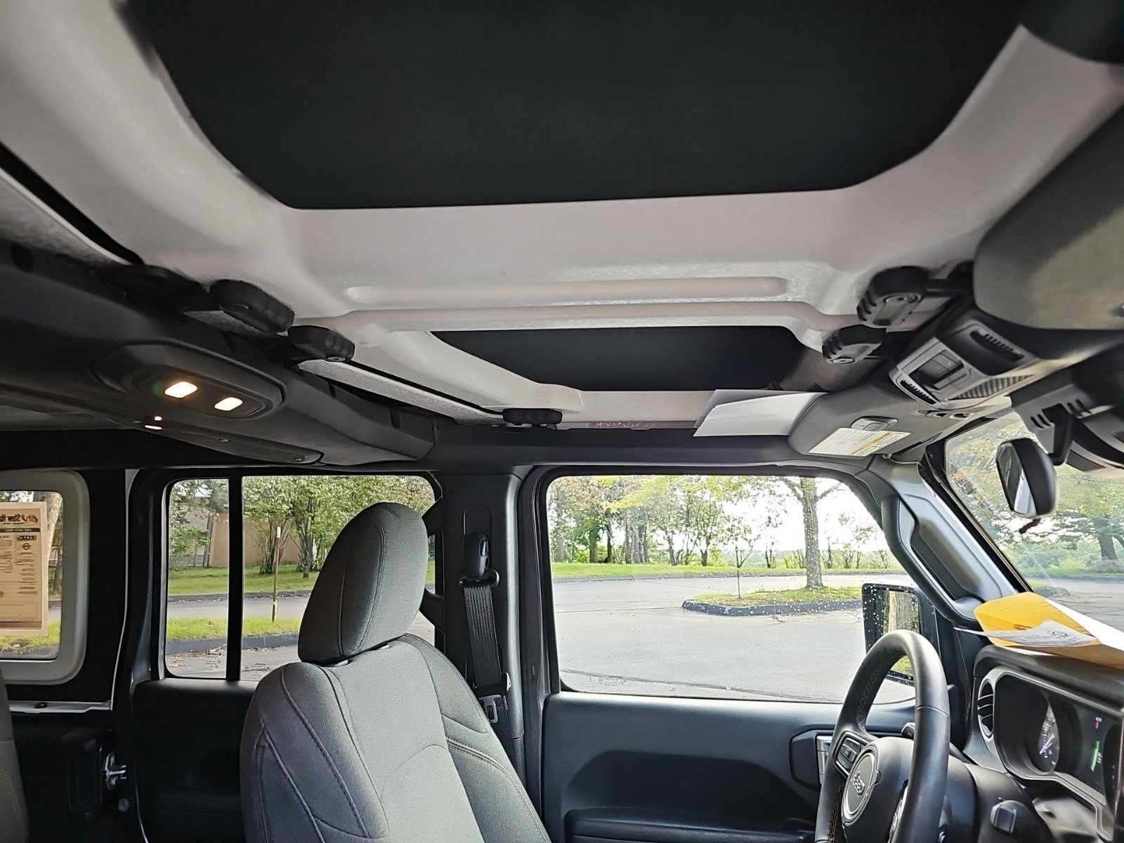 Used 2024 Jeep Wrangler Unlimited AWD/4WD image 12