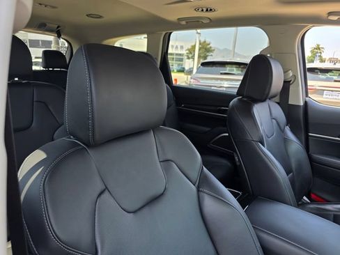 Used 2024 Kia Telluride S w/ S Sunroof Package FWD image 14
