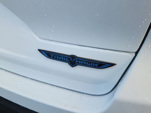 Used 2022 Jeep Grand Cherokee Trailhawk image 13