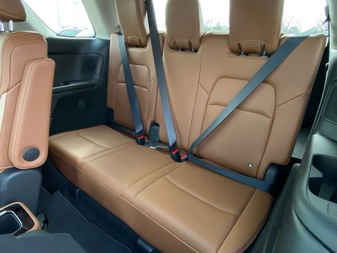 New 2026 Nissan Pathfinder Platinum AWD/4WD image 14