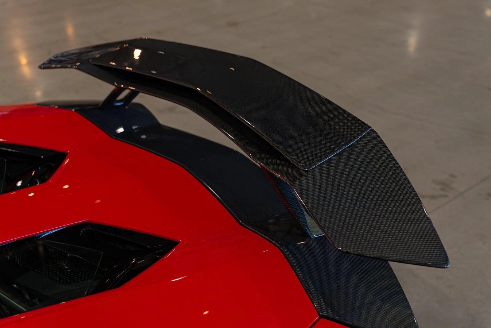 Used 2018 Lamborghini Aventador S AWD/4WD image 32