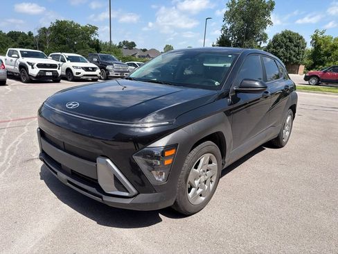 Certified 2025 Hyundai Kona SE FWD image 13