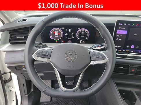 New 2026 Volkswagen Tiguan SE FWD image 18
