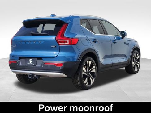 Certified 2023 Volvo XC40 B5 Ultimate w/ Climate Package AWD/4WD image 9