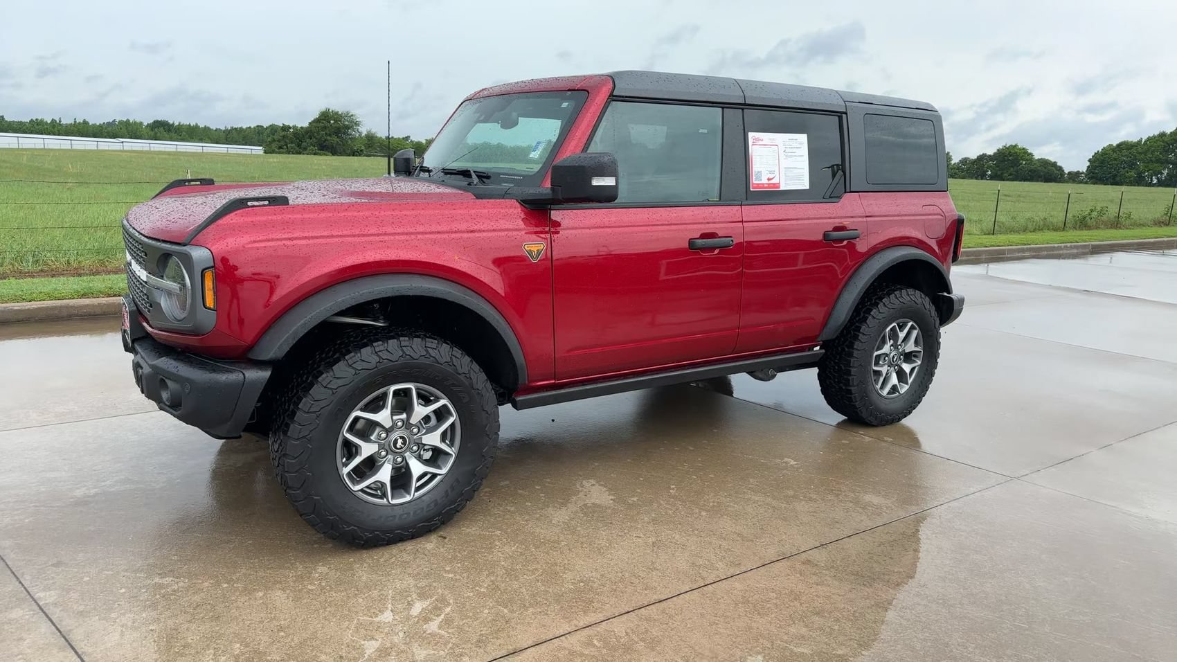 Used 2025 Ford Bronco Badlands AWD/4WD image 4