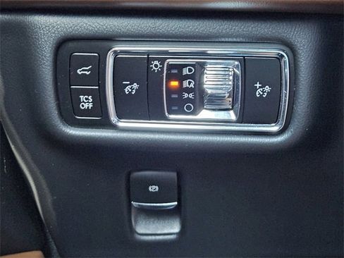 Certified 2023 Lincoln Nautilus Reserve image 22