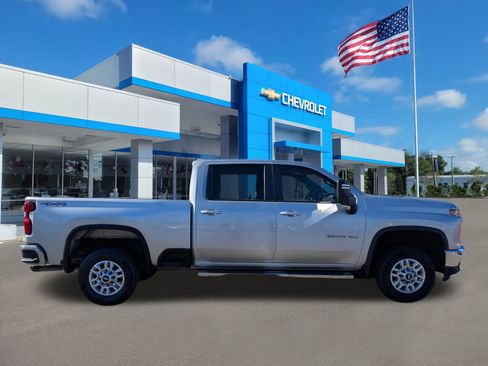 Used 2021 Chevrolet Silverado 2500 LT image 3