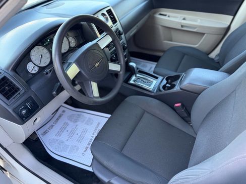 Used 2006 Chrysler 300 RWD image 11