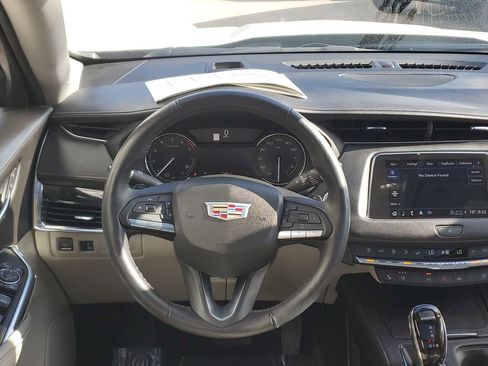 Used 2023 Cadillac XT4 Premium Luxury image 18