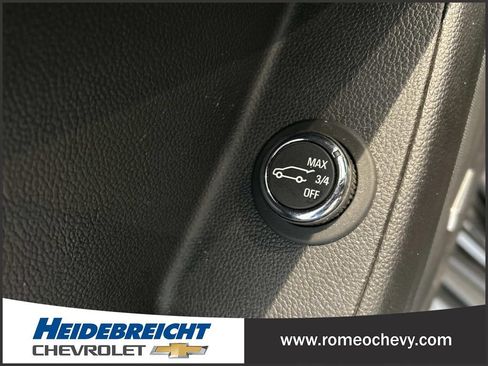 Certified 2023 Chevrolet Traverse LT w/ LT Premium Package AWD/4WD image 31