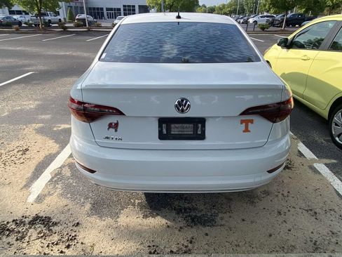 Used 2019 Volkswagen Jetta SE FWD image 6