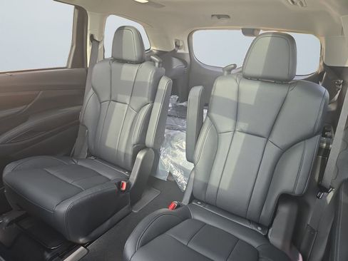 Certified 2025 Subaru Ascent Touring AWD/4WD image 13