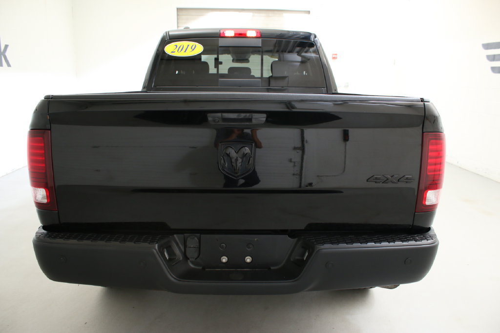Used 2019 RAM 1500 Classic SLT AWD/4WD image 8