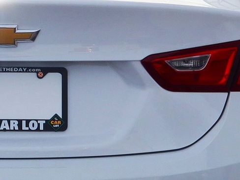 Used 2021 Chevrolet Malibu LS image 19