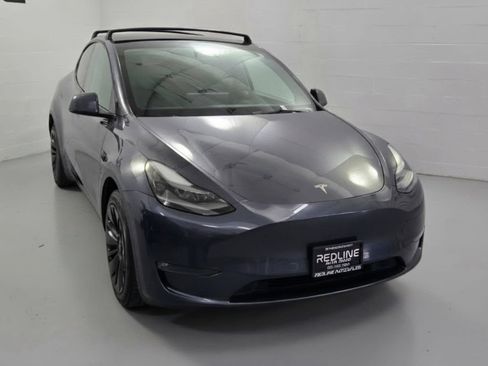 Used 2023 Tesla Model Y AWD image 4