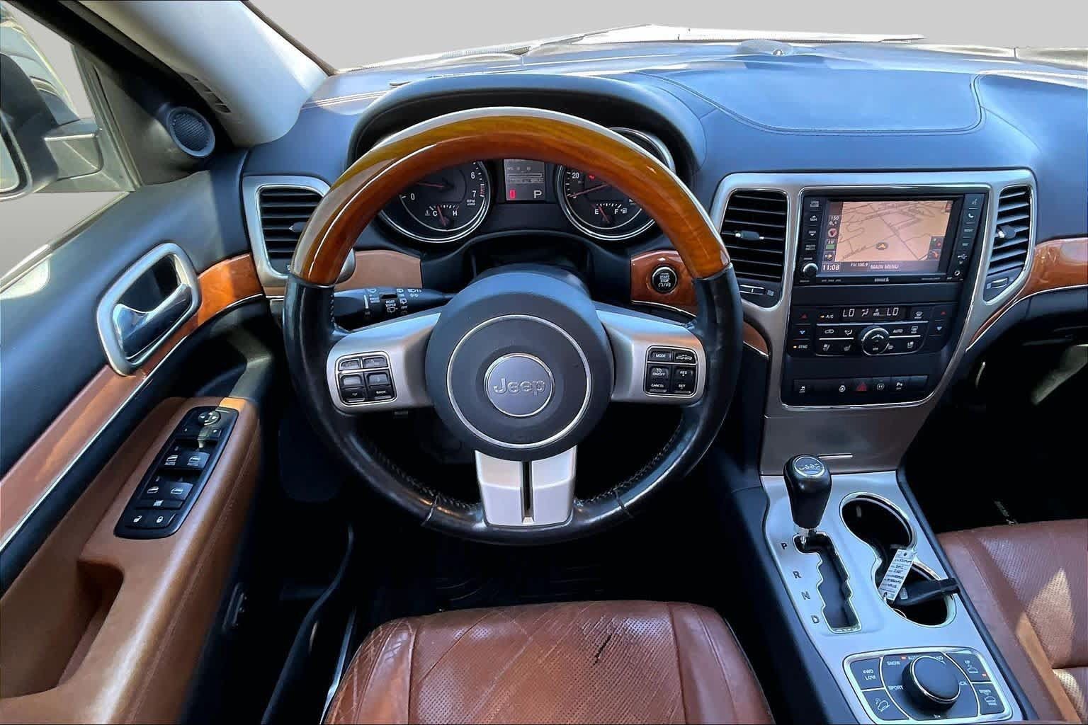 Used 2012 Jeep Grand Cherokee Overland AWD/4WD image 5