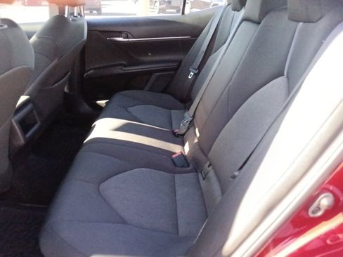 Used 2022 Toyota Camry LE image 27