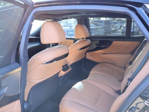 Used 2023 Lexus LS 500 w/ Luxury Package image 39