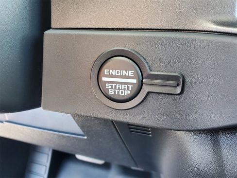 New 2025 Ford Bronco Badlands image 12