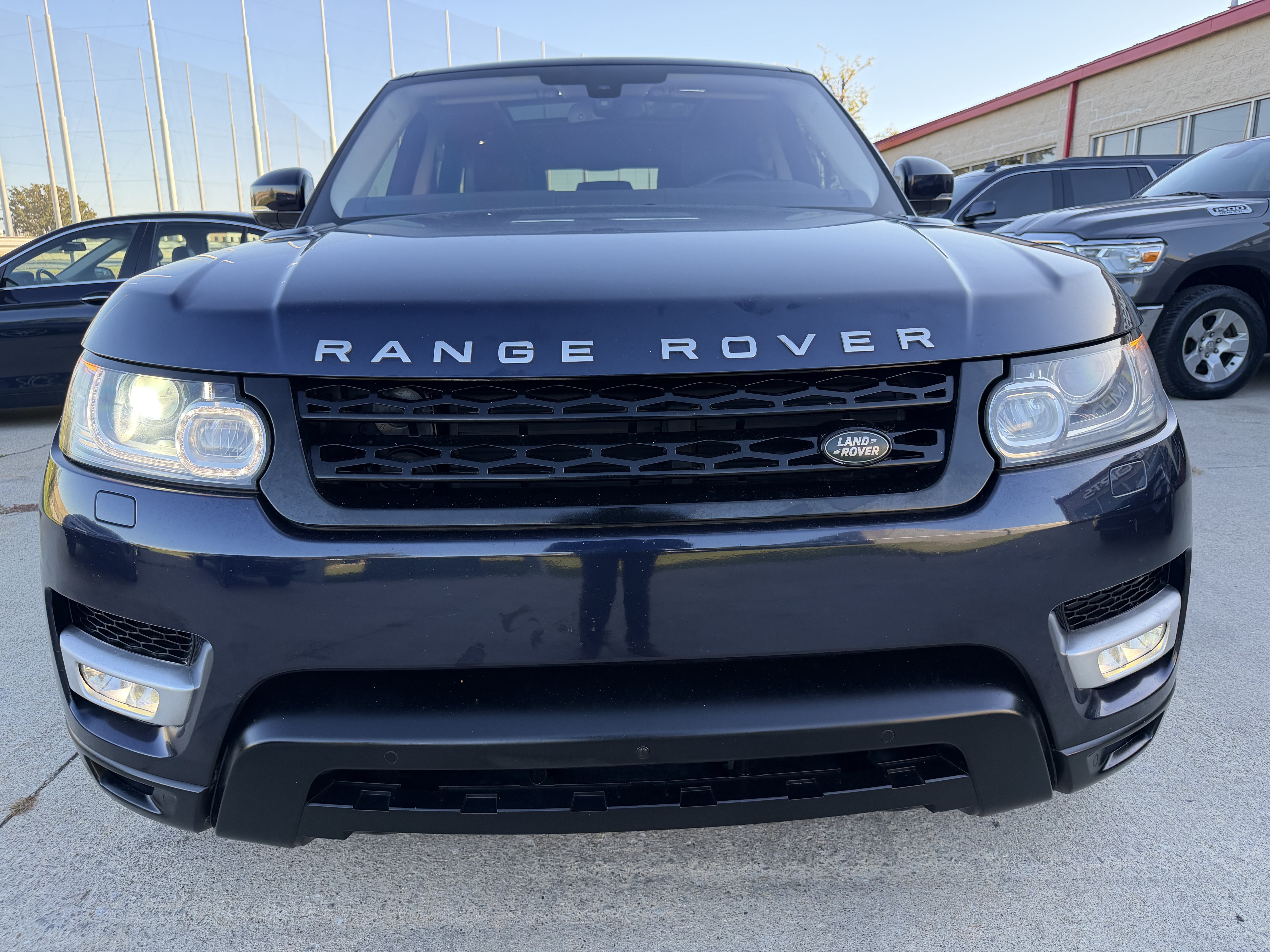 Used 2016 Land Rover Range Rover Sport HSE AWD/4WD image 2