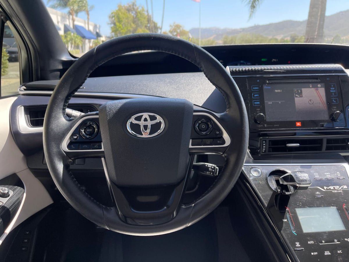 Used 2016 Toyota Mirai FWD image 12