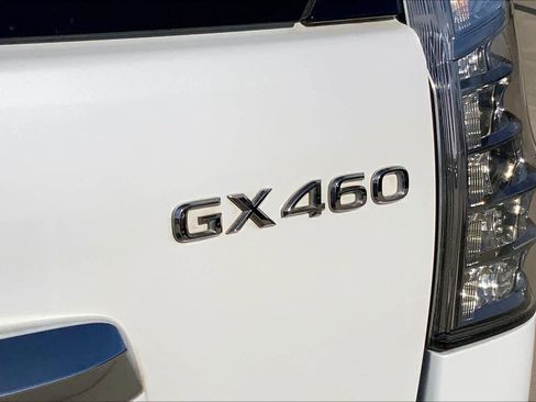 Used 2020 Lexus GX 460 Premium w/ Premium Package image 9