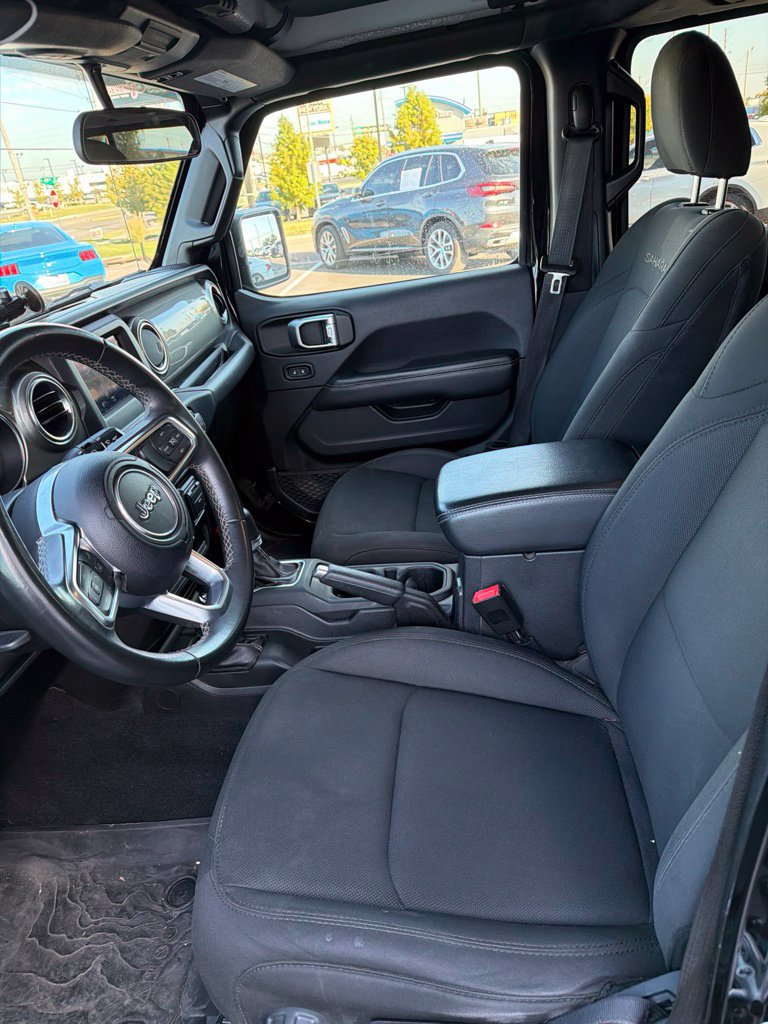 Used 2019 Jeep Wrangler Unlimited Sahara AWD/4WD image 8