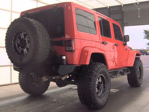 Used 2017 Jeep Wrangler Unlimited Rubicon w/ Connectivity Group AWD/4WD image 8